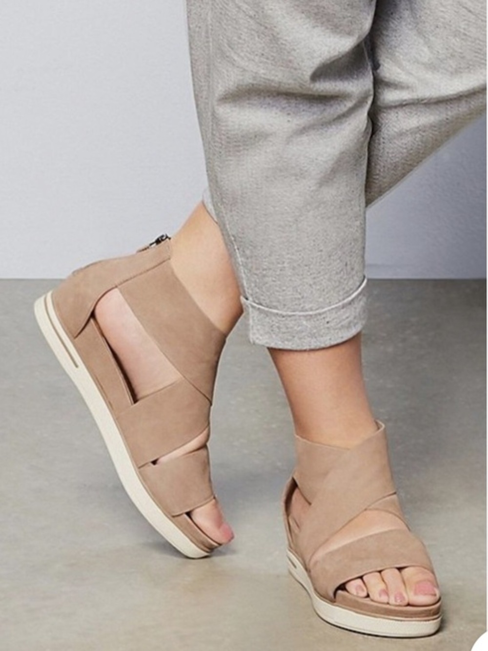 Eileen Fisher Sport Leather Crisscross Platform Sandals Taupe 6.5 Minimalist